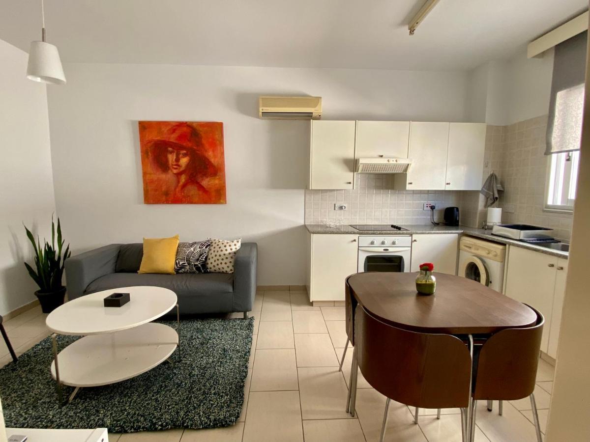 Cosy One Bedroom Apartment In Pafos Extérieur photo